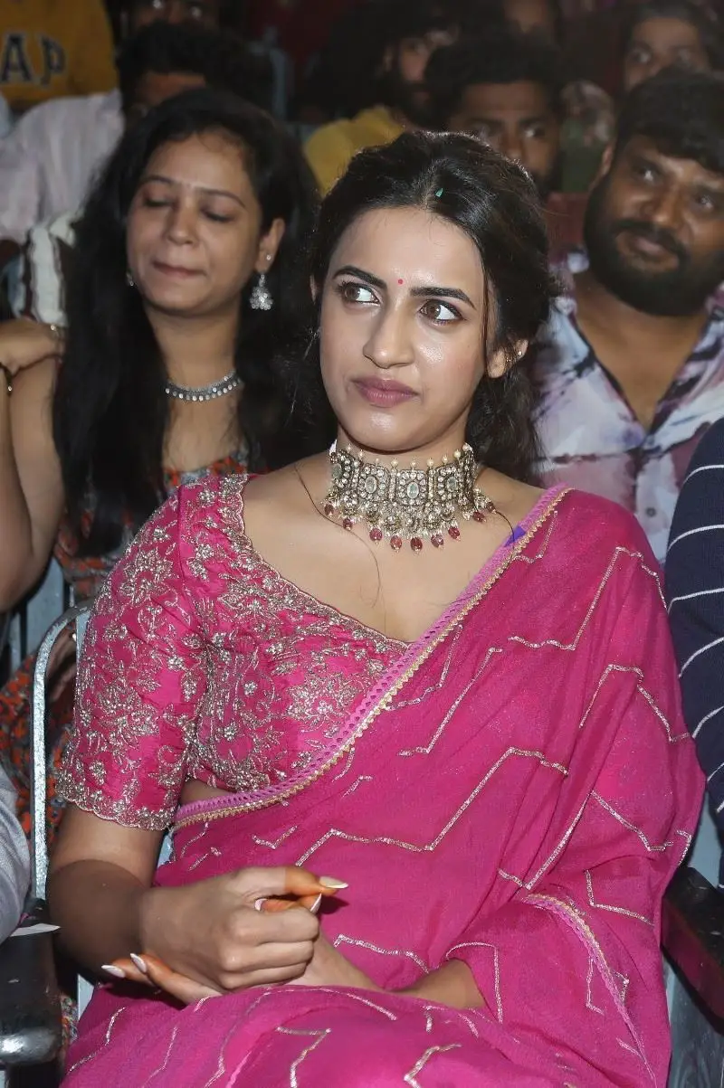 Telugu Actress Niharika Konidela In Beautiful Pink Saree Blouse